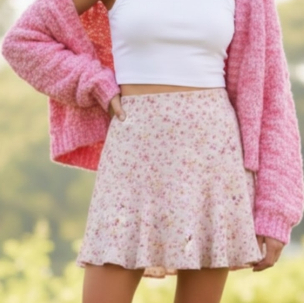 Francesca's Collections Pink Floral Mini Skirt